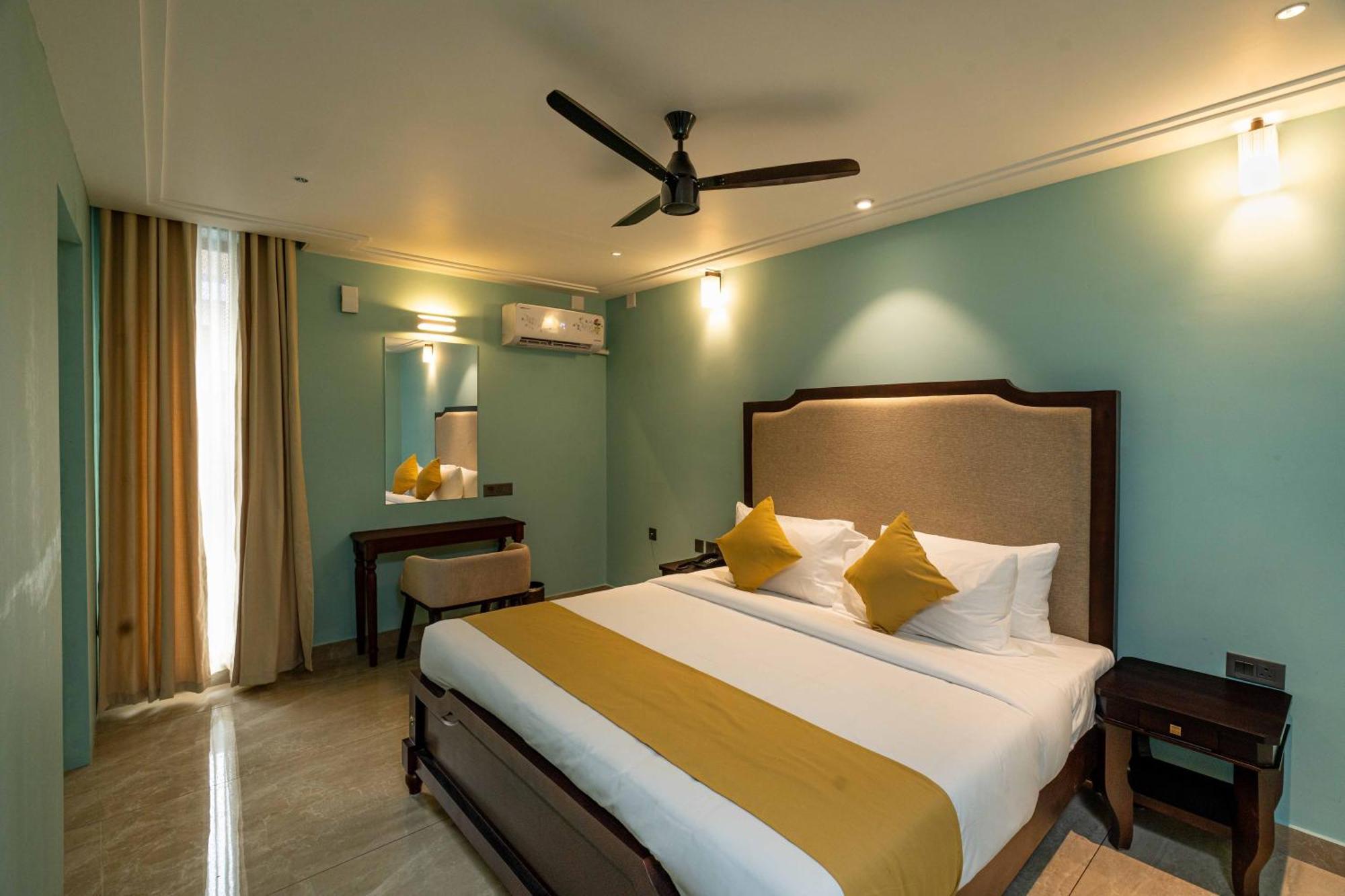 Hotel Court 11 By Dimora Kochi Esterno foto