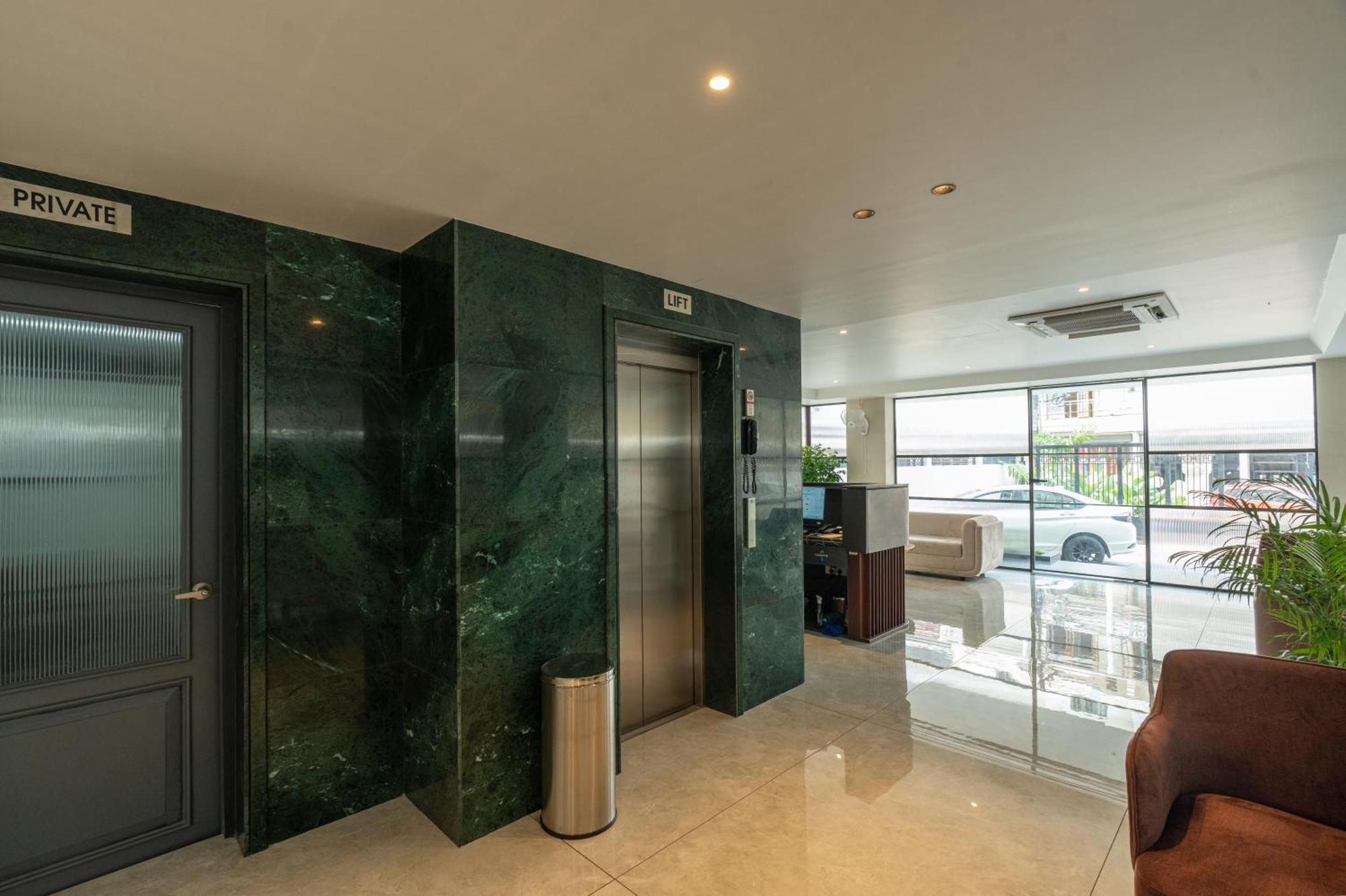 Hotel Court 11 By Dimora Kochi Esterno foto