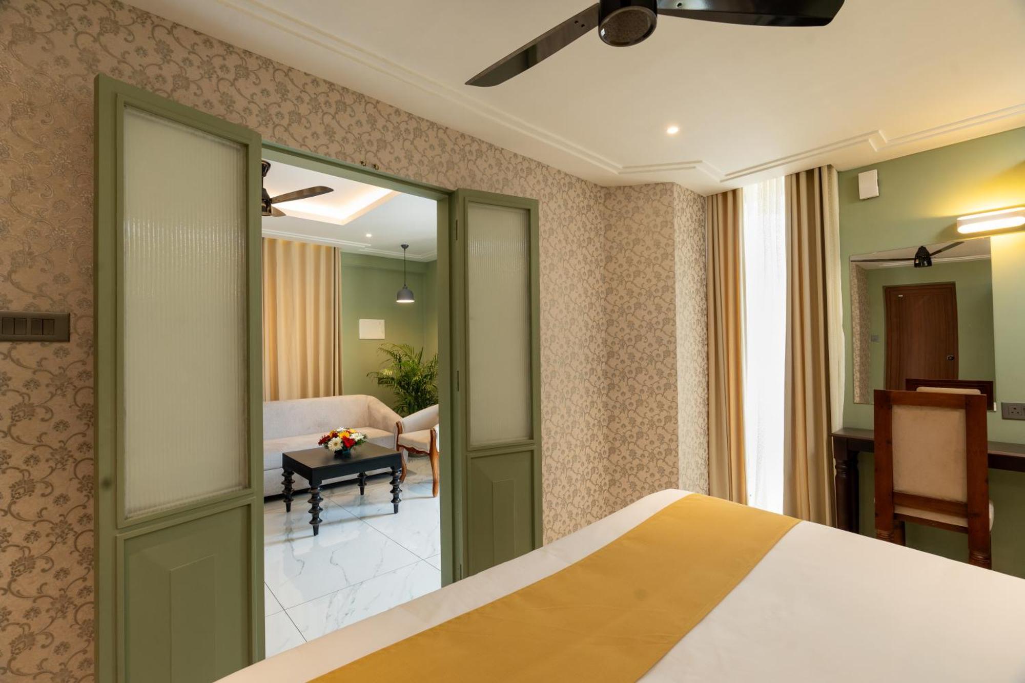 Hotel Court 11 By Dimora Kochi Esterno foto