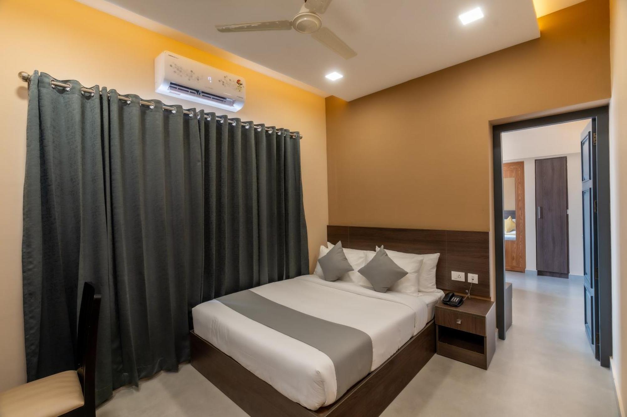Hotel Court 11 By Dimora Kochi Esterno foto
