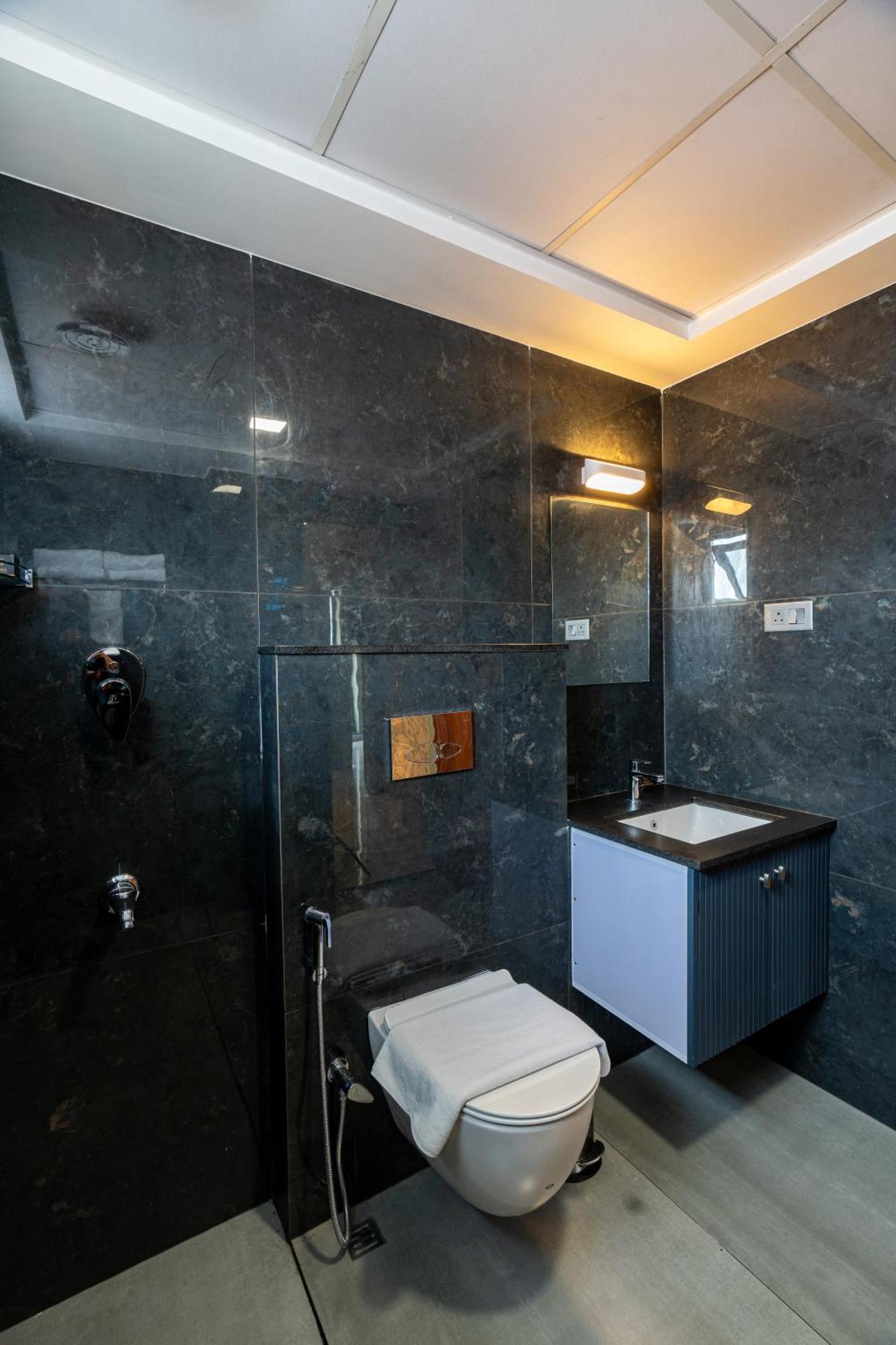 Hotel Court 11 By Dimora Kochi Esterno foto