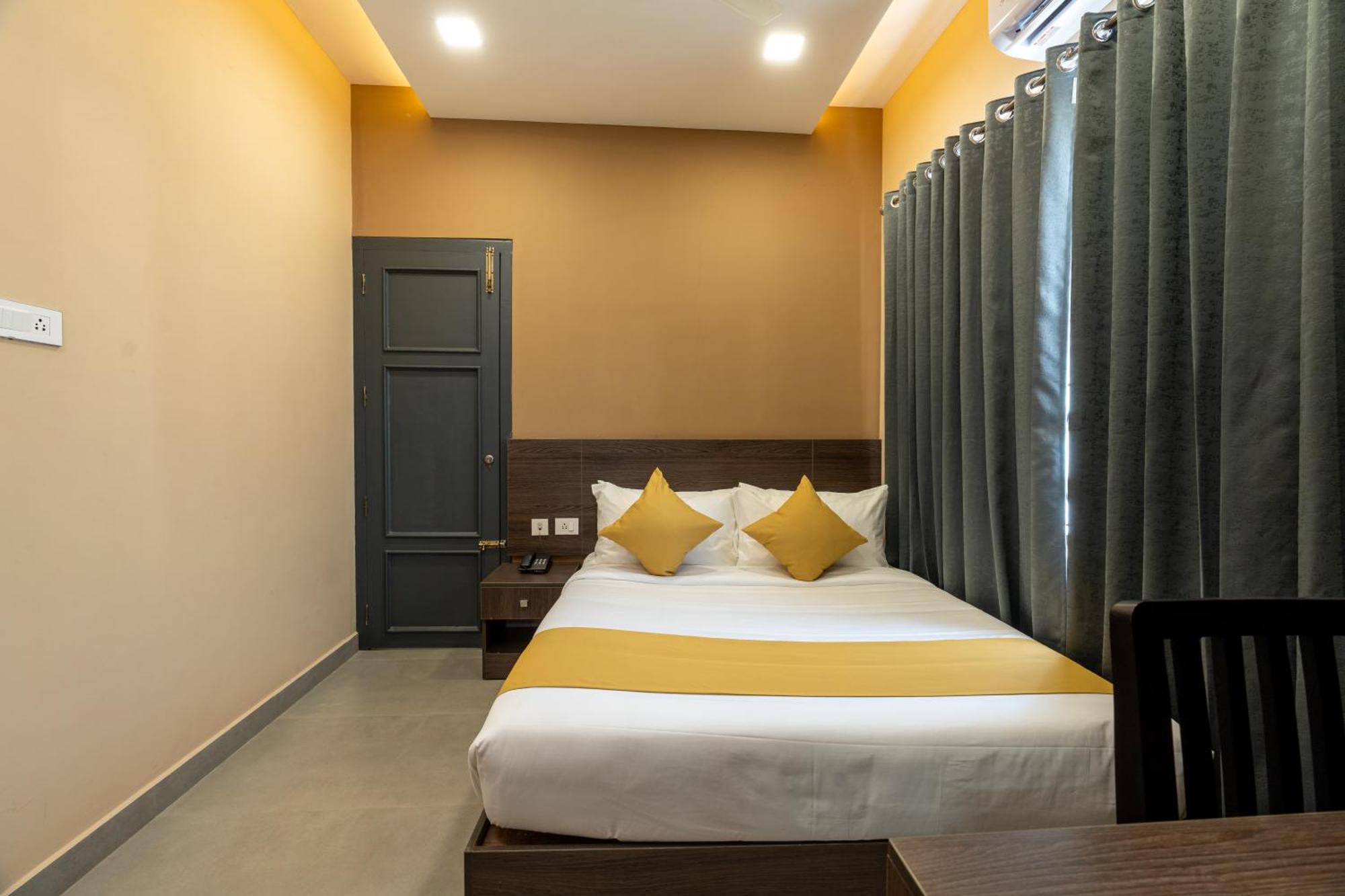 Hotel Court 11 By Dimora Kochi Esterno foto